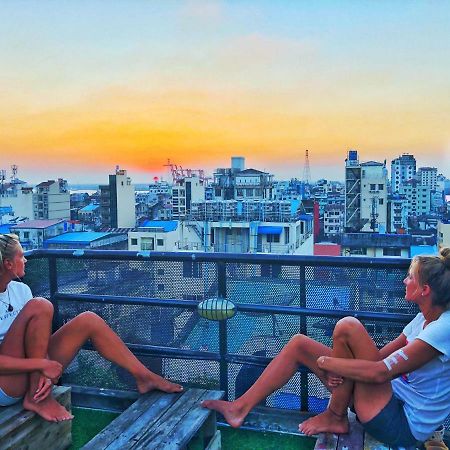 The Lodge Yangon Hostel Екстер'єр фото