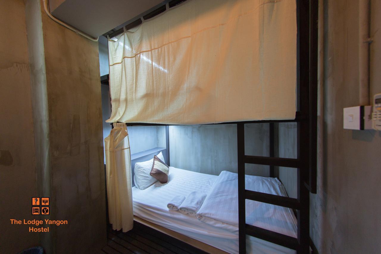 The Lodge Yangon Hostel Екстер'єр фото
