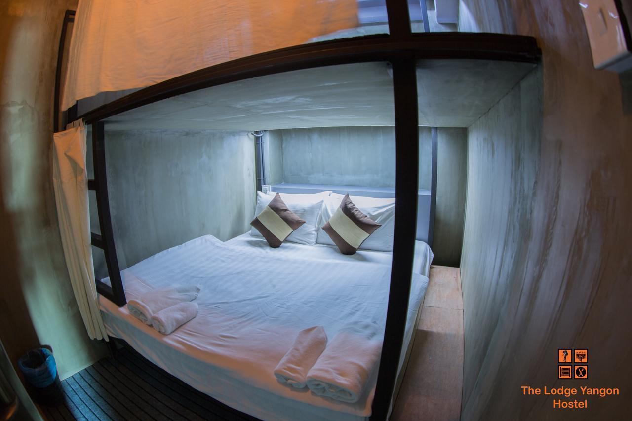 The Lodge Yangon Hostel Екстер'єр фото