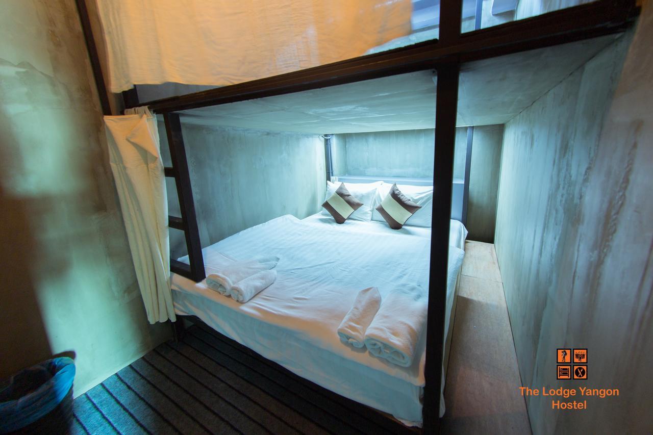 The Lodge Yangon Hostel Екстер'єр фото