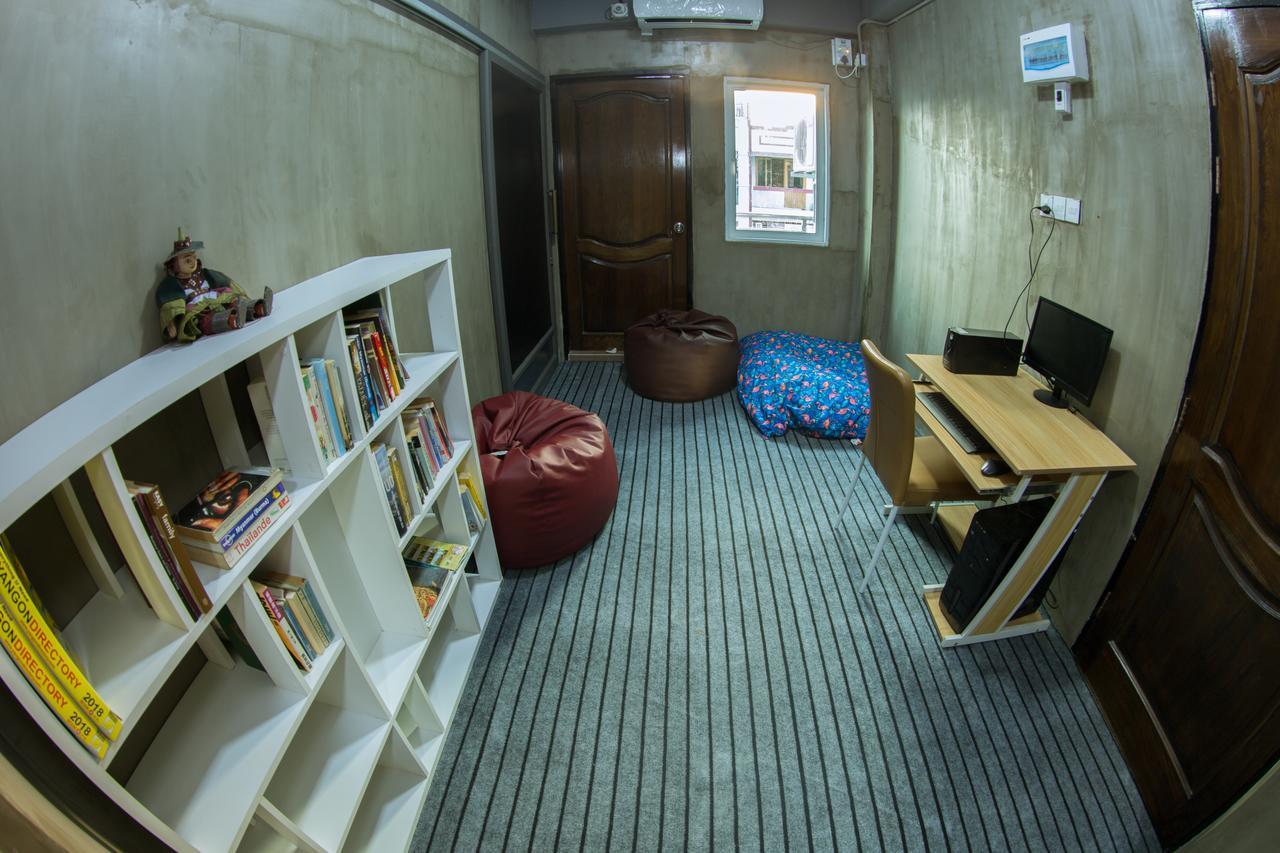 The Lodge Yangon Hostel Екстер'єр фото
