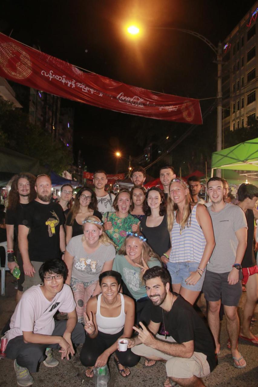 The Lodge Yangon Hostel Екстер'єр фото