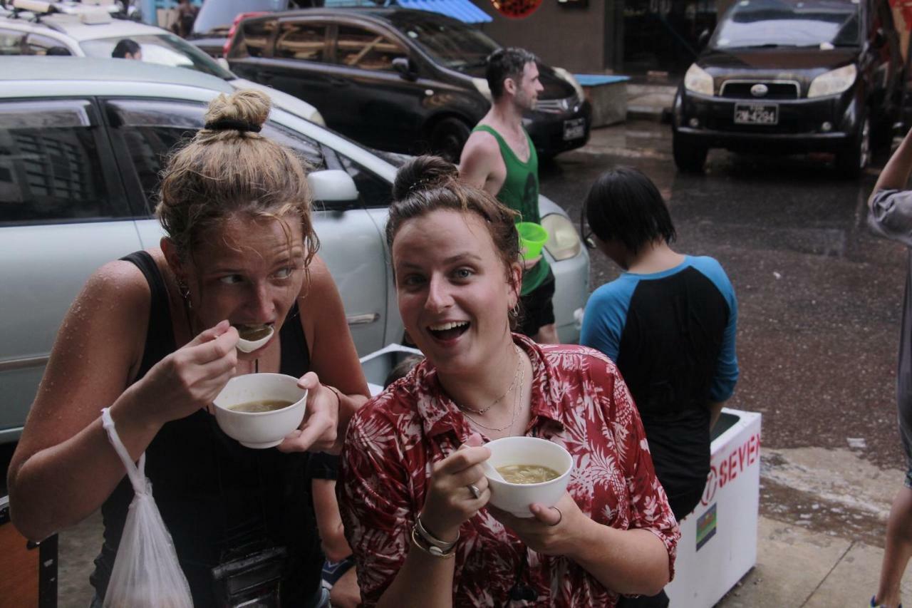 The Lodge Yangon Hostel Екстер'єр фото