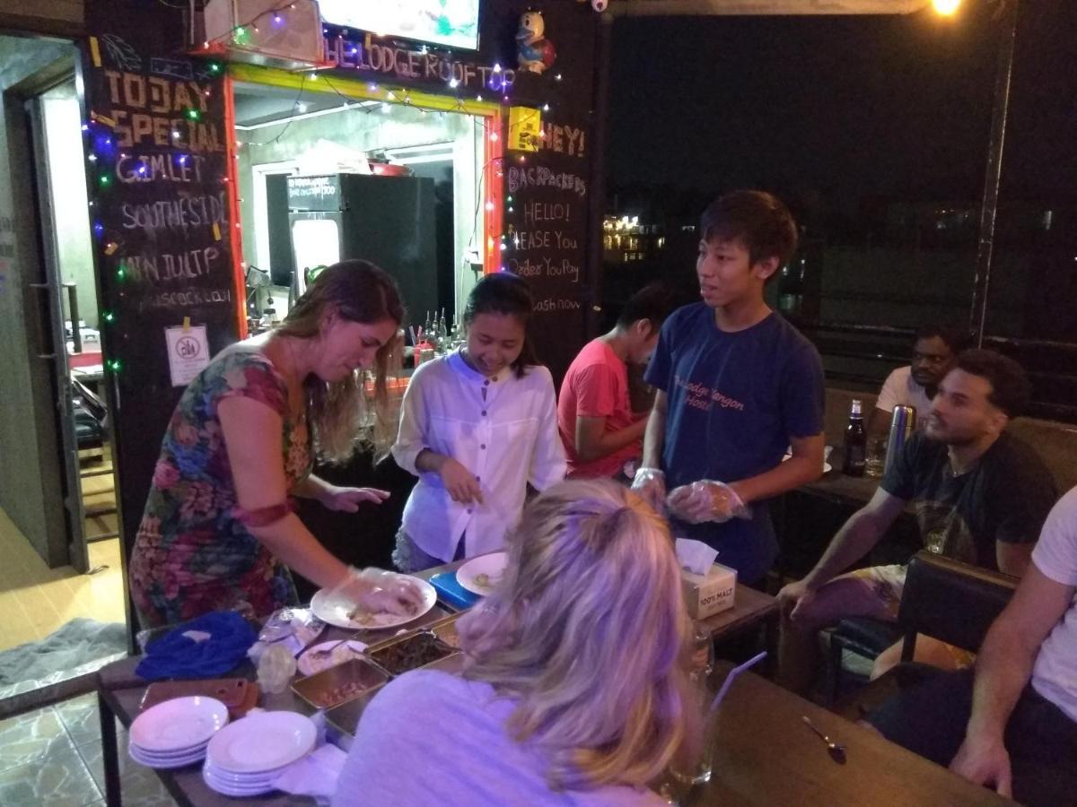 The Lodge Yangon Hostel Екстер'єр фото